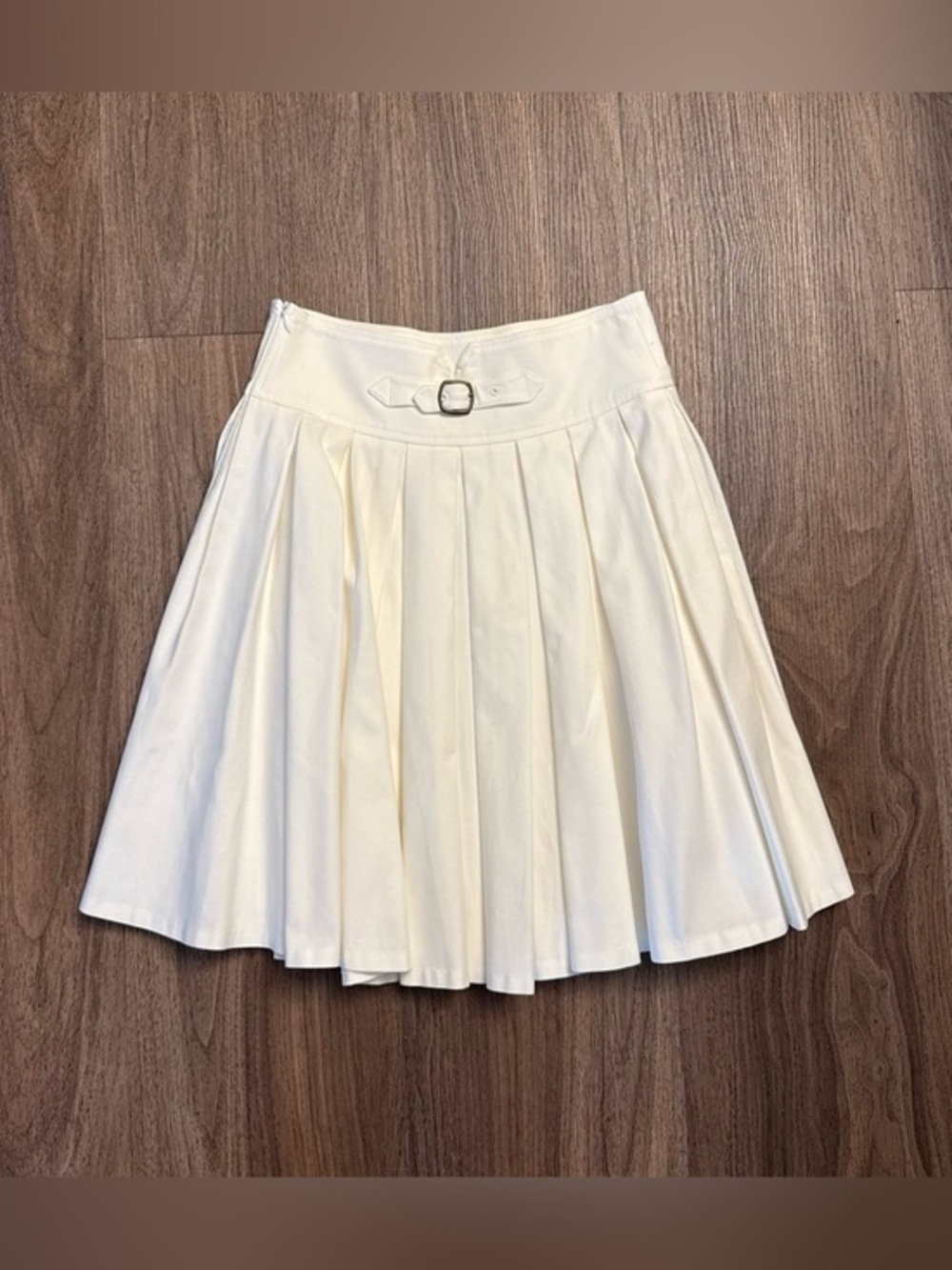 Lacoste white Pleated Skater Skirt with Waist Buckle. Size 38.